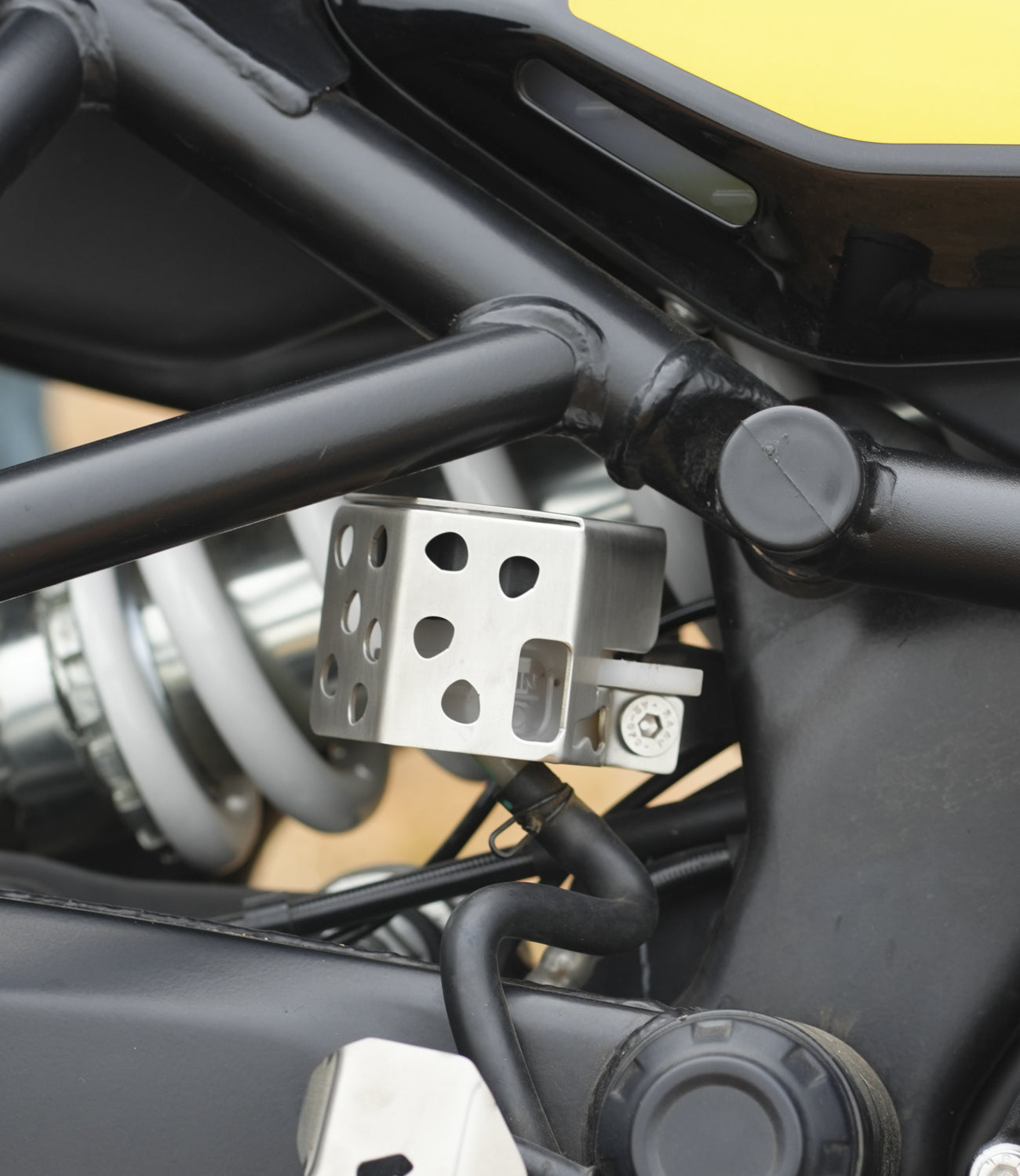 HIMALAYAN 450 - RESERVOIR OIL GUARD (SS)