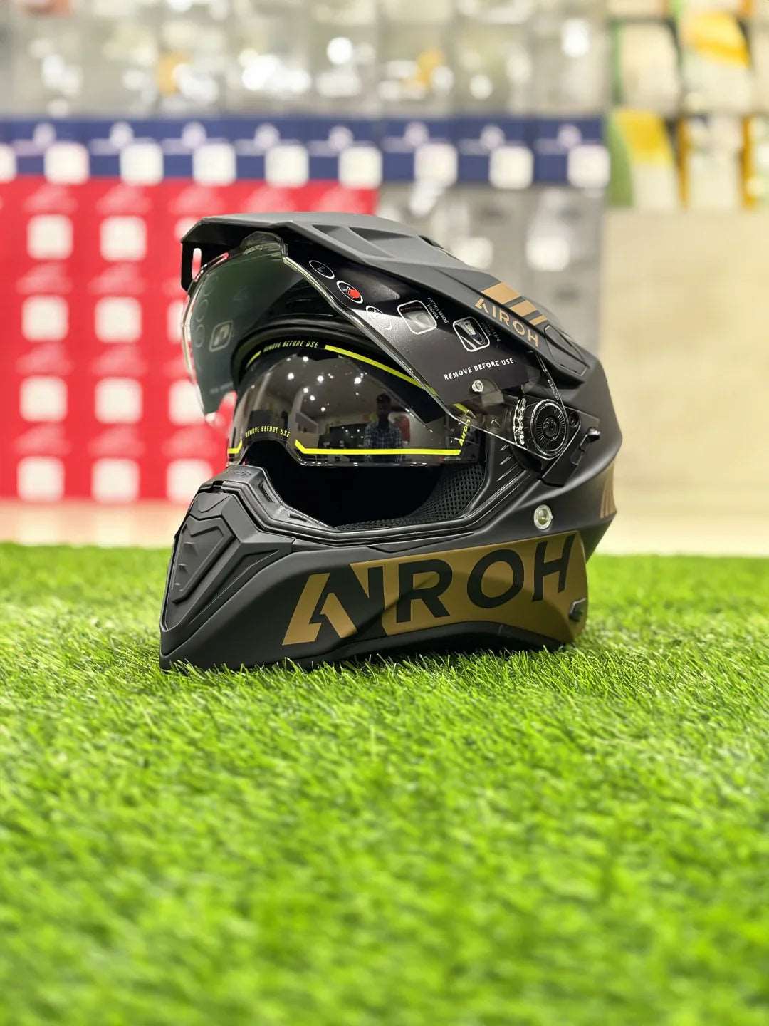 Airoh Commander Helmet Black/Gold/Matte