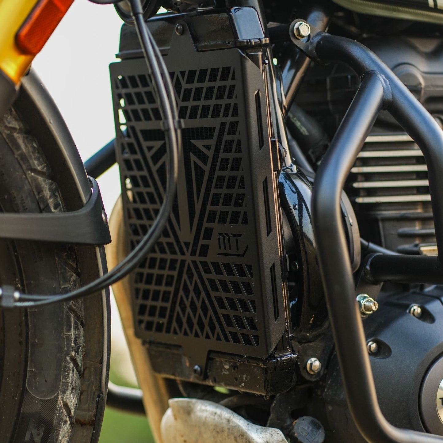 Triumph Scrambler 400x-RADIATOR GUARD (MS)